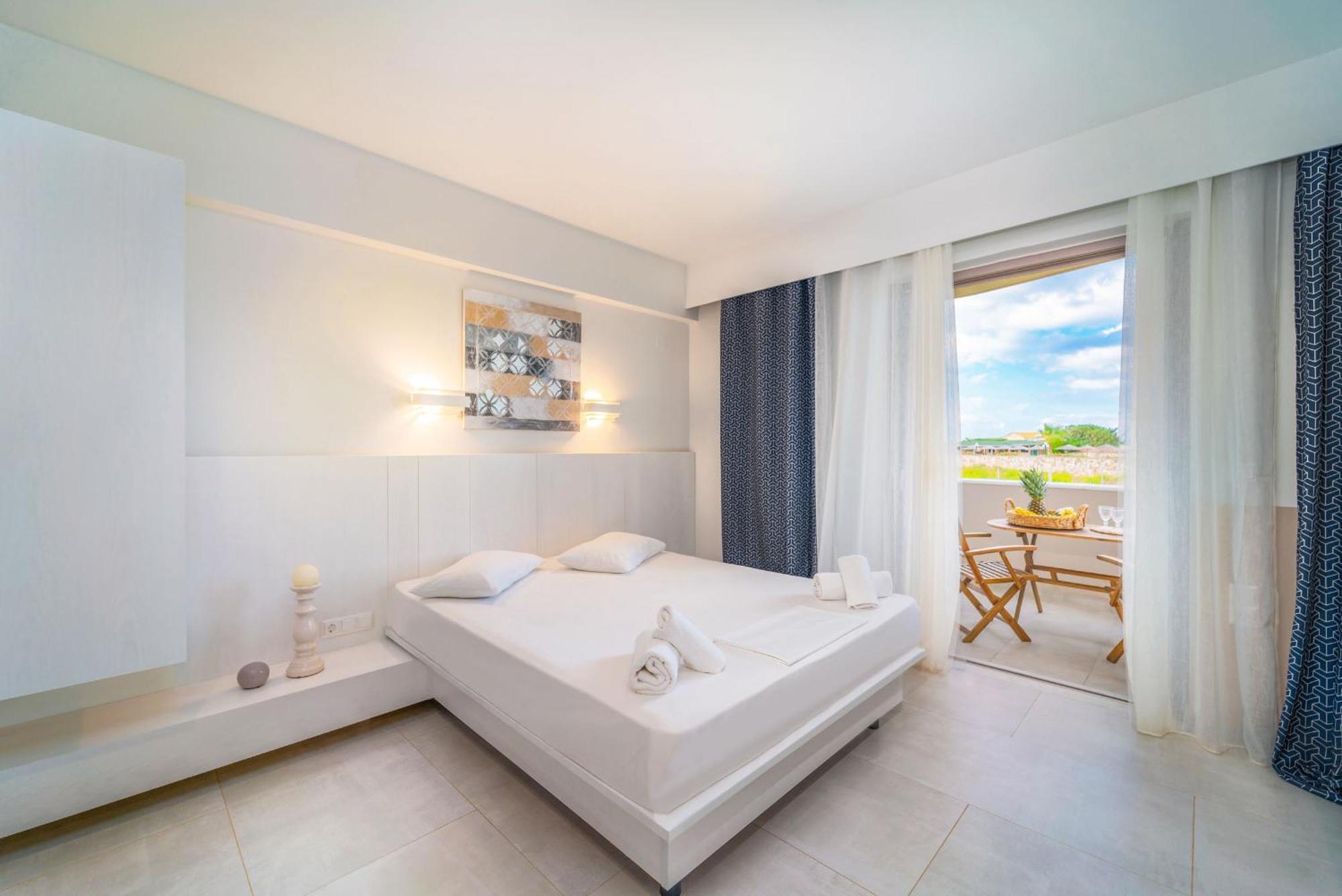 San Giovanni Beach Resort And Suites Agios Ioannis  Room photo